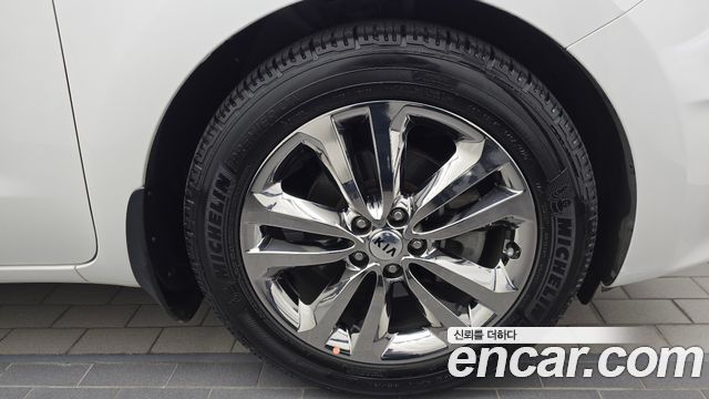 Kia Canival 2016 — photo 7