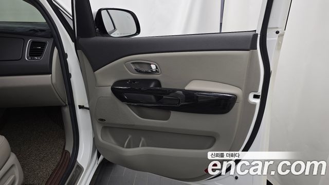 Kia Canival 2016 — photo 15