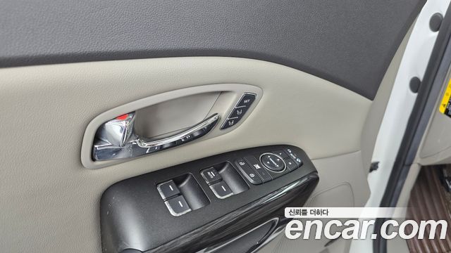 Kia Canival 2016 — photo 35