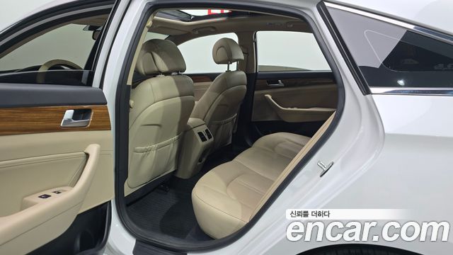Hyundai Sonata 2015 — photo 17