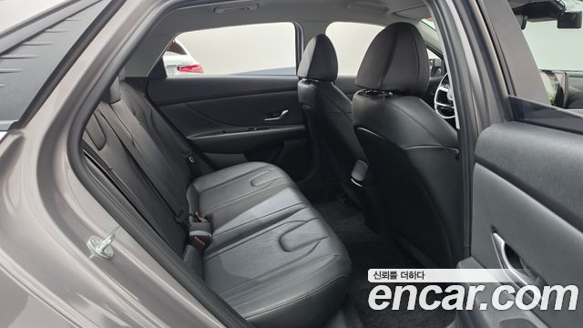 Hyundai AVANTE 2022 — photo 17