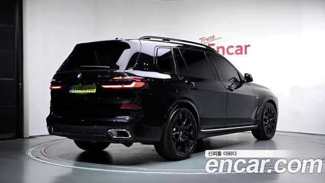 BMW X7 2026 — photo 2