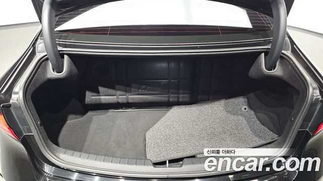 Kia K7 2017 — photo 20