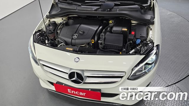 Mercedes-Benz B-Class 2015 — photo 6