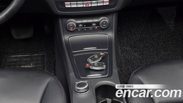 Mercedes-Benz B-Class 2015 — photo 9