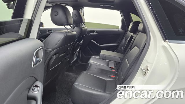 Mercedes-Benz B-Class 2015 — photo 11