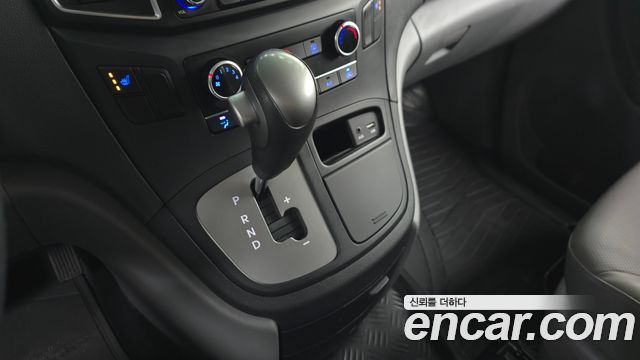 Hyundai Starex 2018 — photo 9