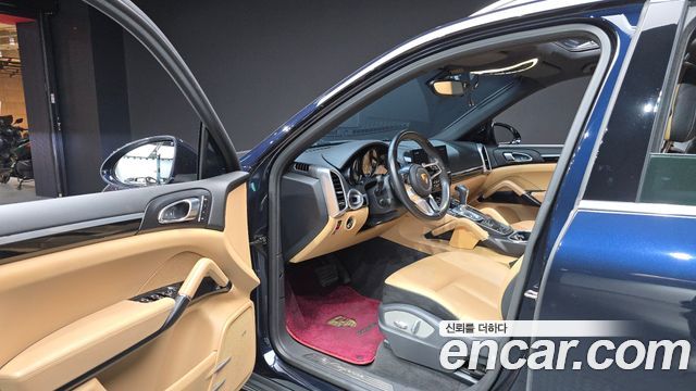 Porsche Cayenne 2015 — photo 13