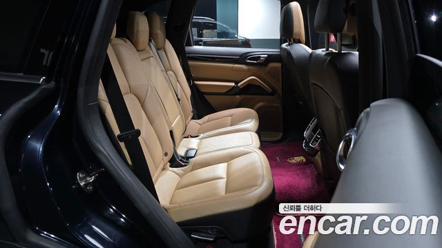 Porsche Cayenne 2015 — photo 17