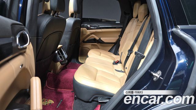 Porsche Cayenne 2015 — photo 18
