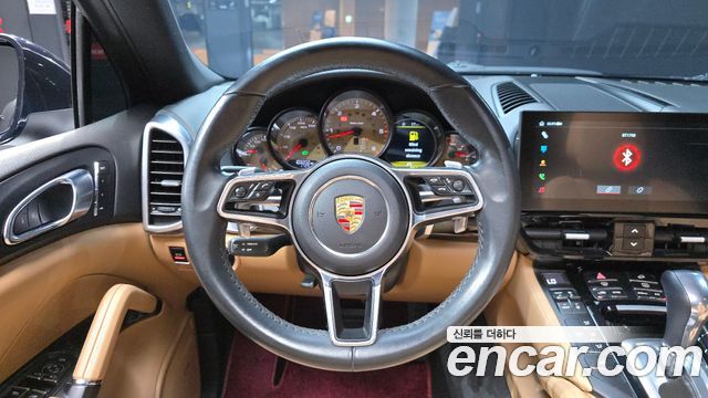 Porsche Cayenne 2015 — photo 19