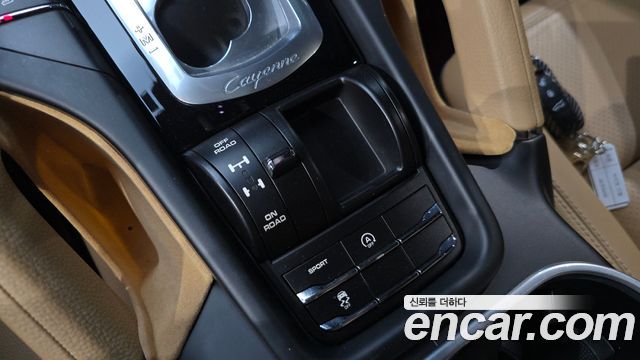 Porsche Cayenne 2015 — photo 23