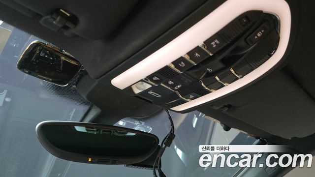 Porsche Cayenne 2015 — photo 27