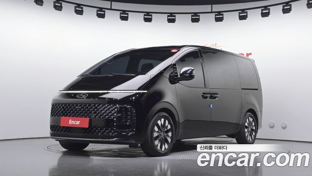 Hyundai Staria 2022 — photo 1
