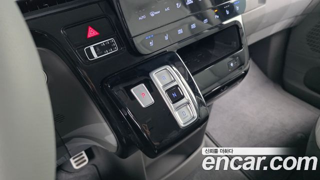 Hyundai Staria 2022 — photo 12