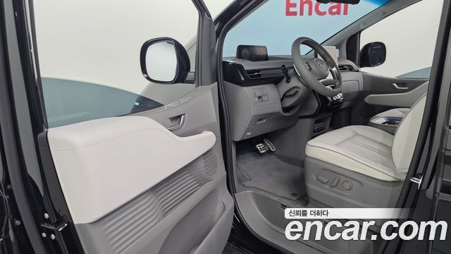 Hyundai Staria 2022 — photo 13