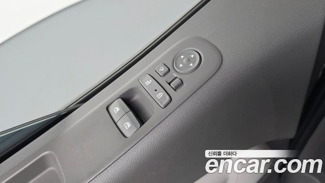 Hyundai Staria 2022 — photo 30