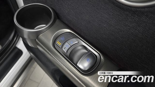 Genesis GV60 2022 — photo 24