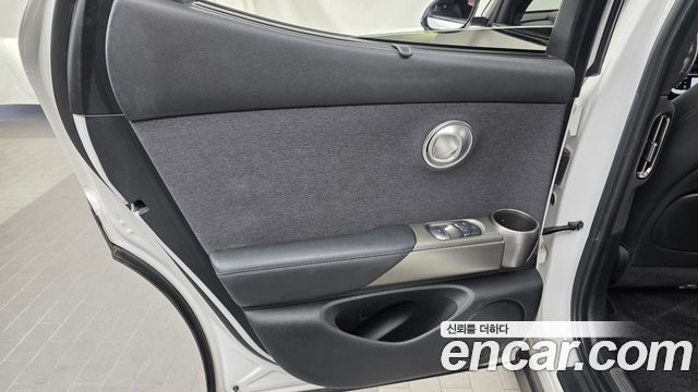 Genesis GV60 2022 — photo 15
