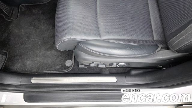Genesis GV60 2022 — photo 31