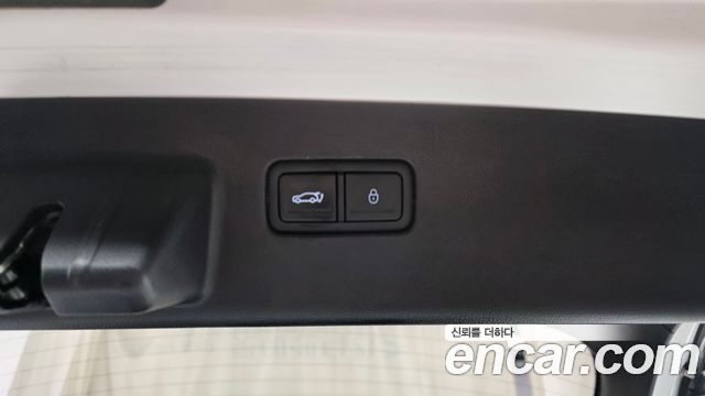 Genesis GV60 2022 — photo 34