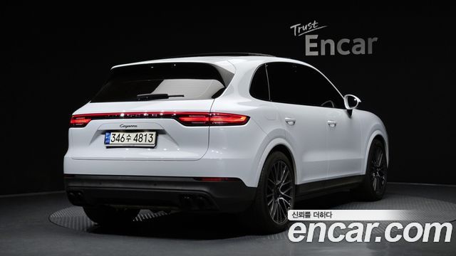 Porsche Cayenne 2021 — photo 2