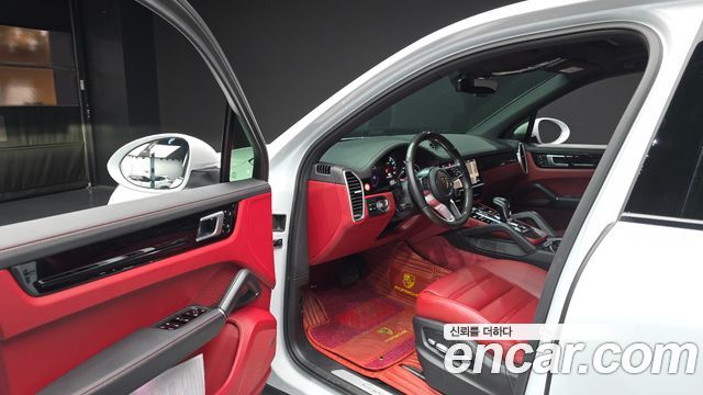 Porsche Cayenne 2021 — photo 13