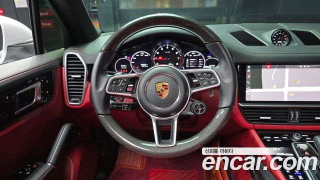 Porsche Cayenne 2021 — photo 19