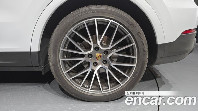 Porsche Cayenne 2021 — photo 7