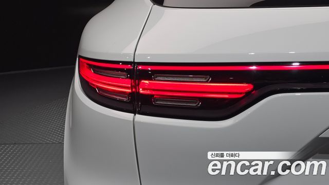 Porsche Cayenne 2021 — photo 9
