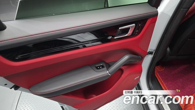 Porsche Cayenne 2021 — photo 15