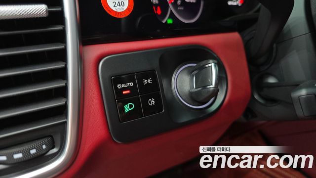 Porsche Cayenne 2021 — photo 27