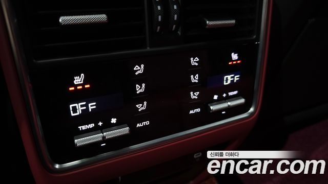 Porsche Cayenne 2021 — photo 28