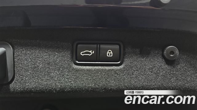 Kia K7 2019 — photo 17