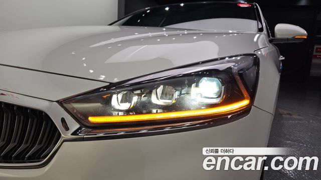 Kia K7 2019 — photo 8