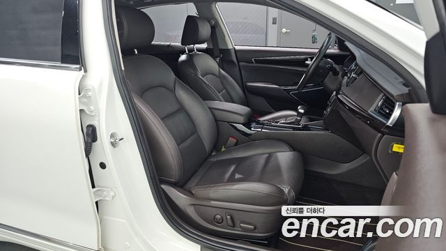Kia K7 2019 — photo 16