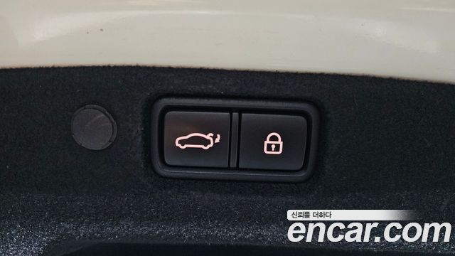 Kia K7 2019 — photo 28