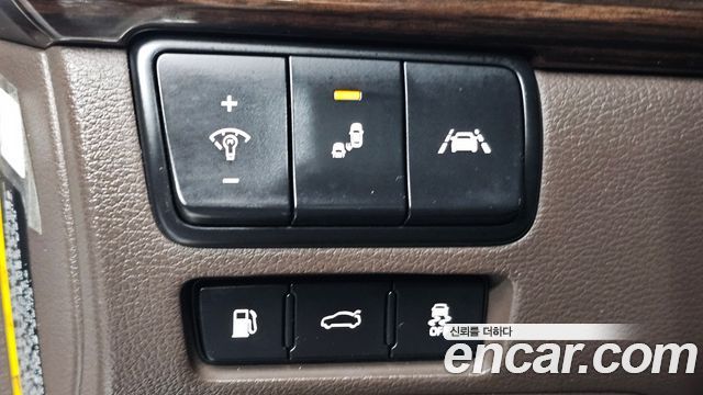 Kia K7 2019 — photo 30