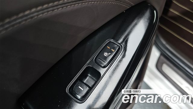 Kia K7 2019 — photo 34