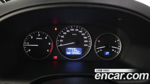 Hyundai Starex 2020 — photo 11