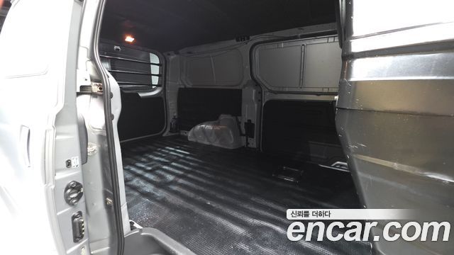 Hyundai Starex 2020 — photo 18