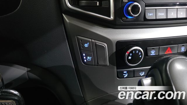 Hyundai Starex 2020 — photo 23