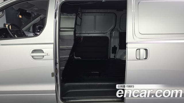 Hyundai Starex 2020 — photo 16