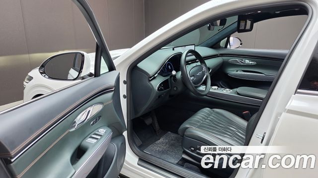Genesis GV70 2023 — photo 13
