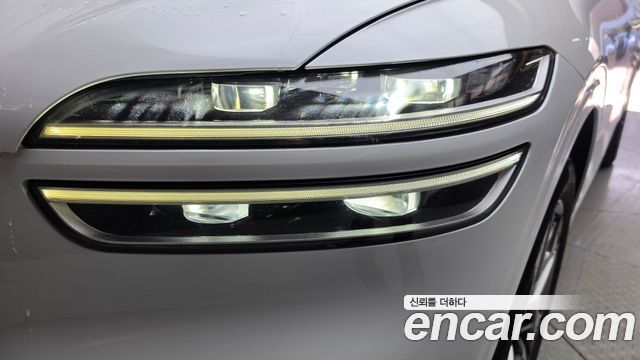 Genesis GV70 2023 — photo 8