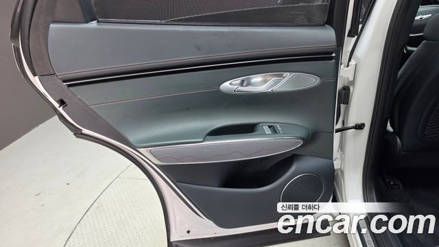 Genesis GV70 2023 — photo 15