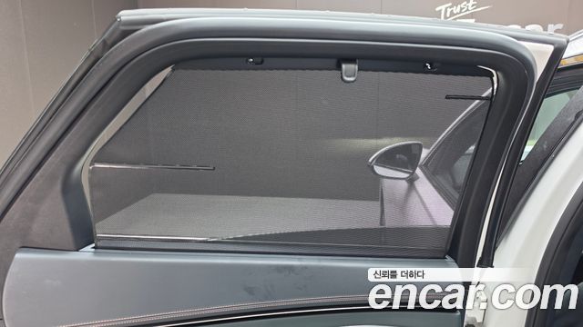Genesis GV70 2023 — photo 29