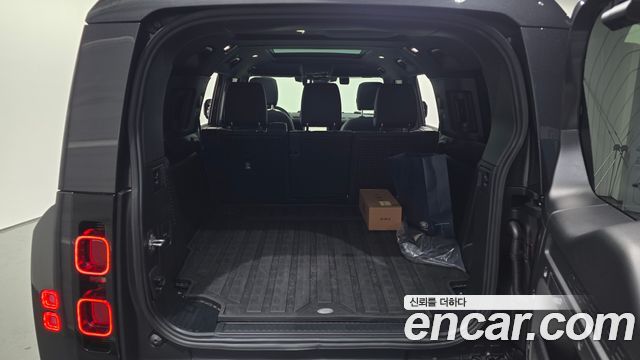 Land Rover Defender 2025 — photo 10