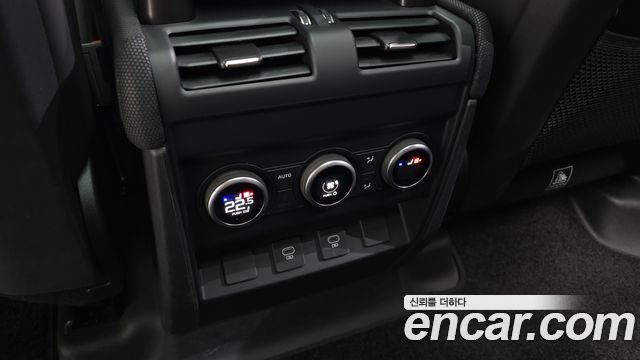 Land Rover Defender 2025 — photo 18