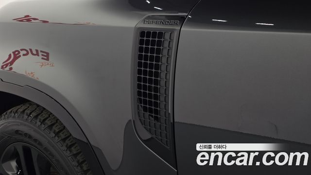 Land Rover Defender 2025 — photo 20